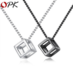 Europe And The United States Hollow Square Love Cubes Men And Women Necklace display picture 10