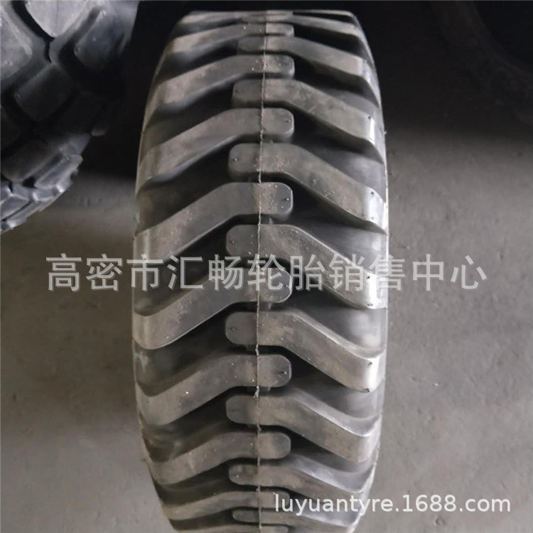 10.0/75-15.3 农用捆草机轮胎 人字花纹 收割机轮胎