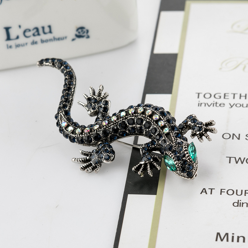 Europeo y americano retro personalizado lagarto Gecko broche pin electrochapado plata antigua animal ramillete collar pin ropa joyería para hombres y mujeres