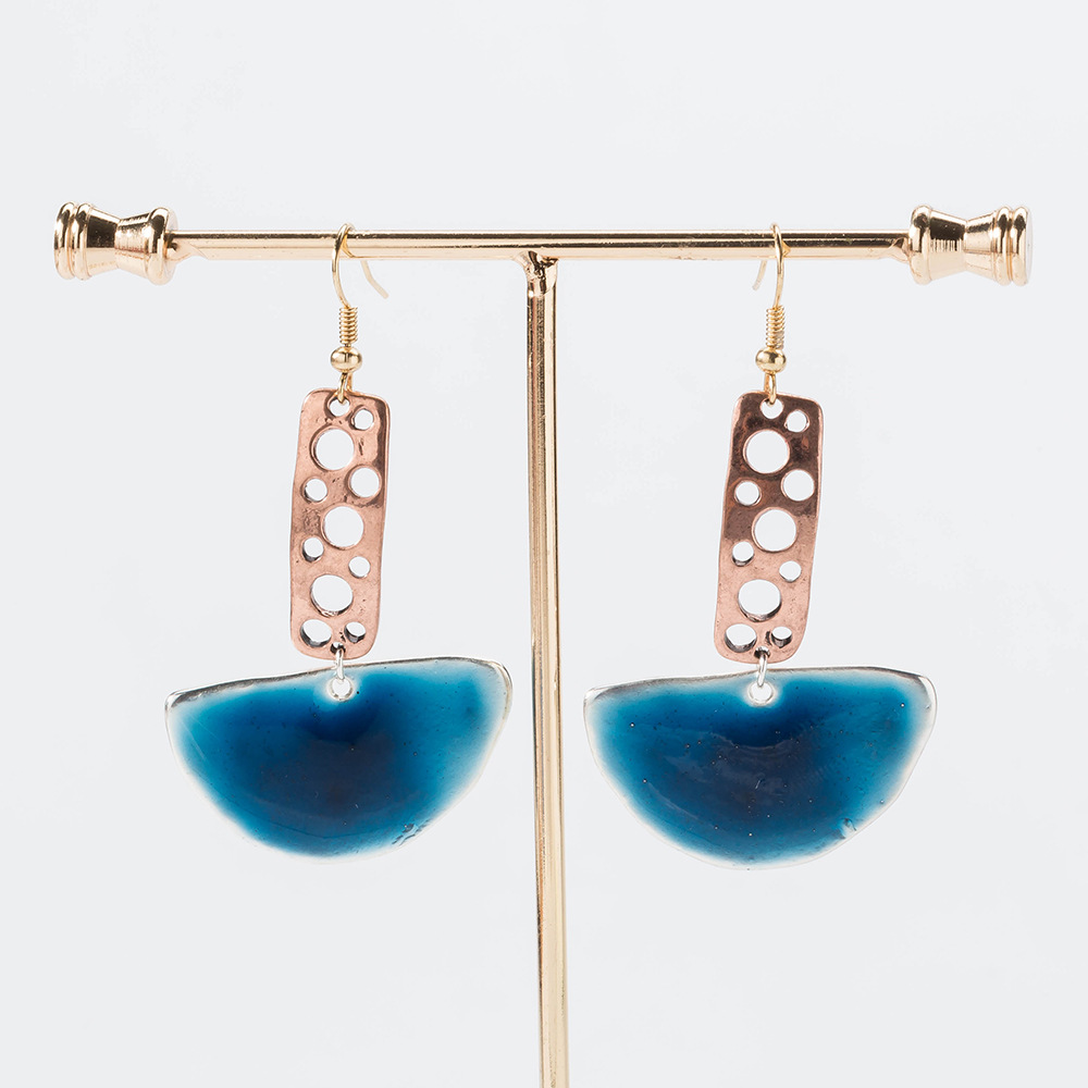 Wholesale Retro Multicolor Fan-shaped Earrings Nihaojewelry display picture 6
