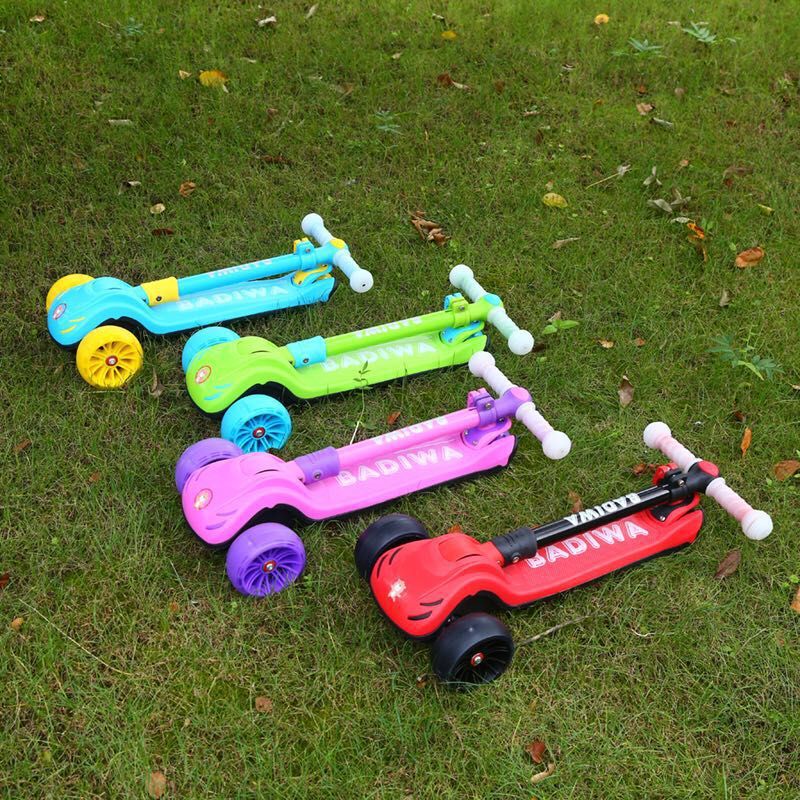 廠家直銷兒童新款滑板車三輪滑板車 兒童車腳踏滑板車禮品專供