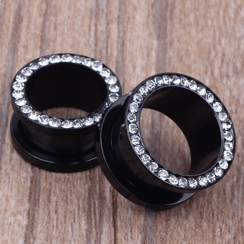 Pointed titanium steel lip stud product view