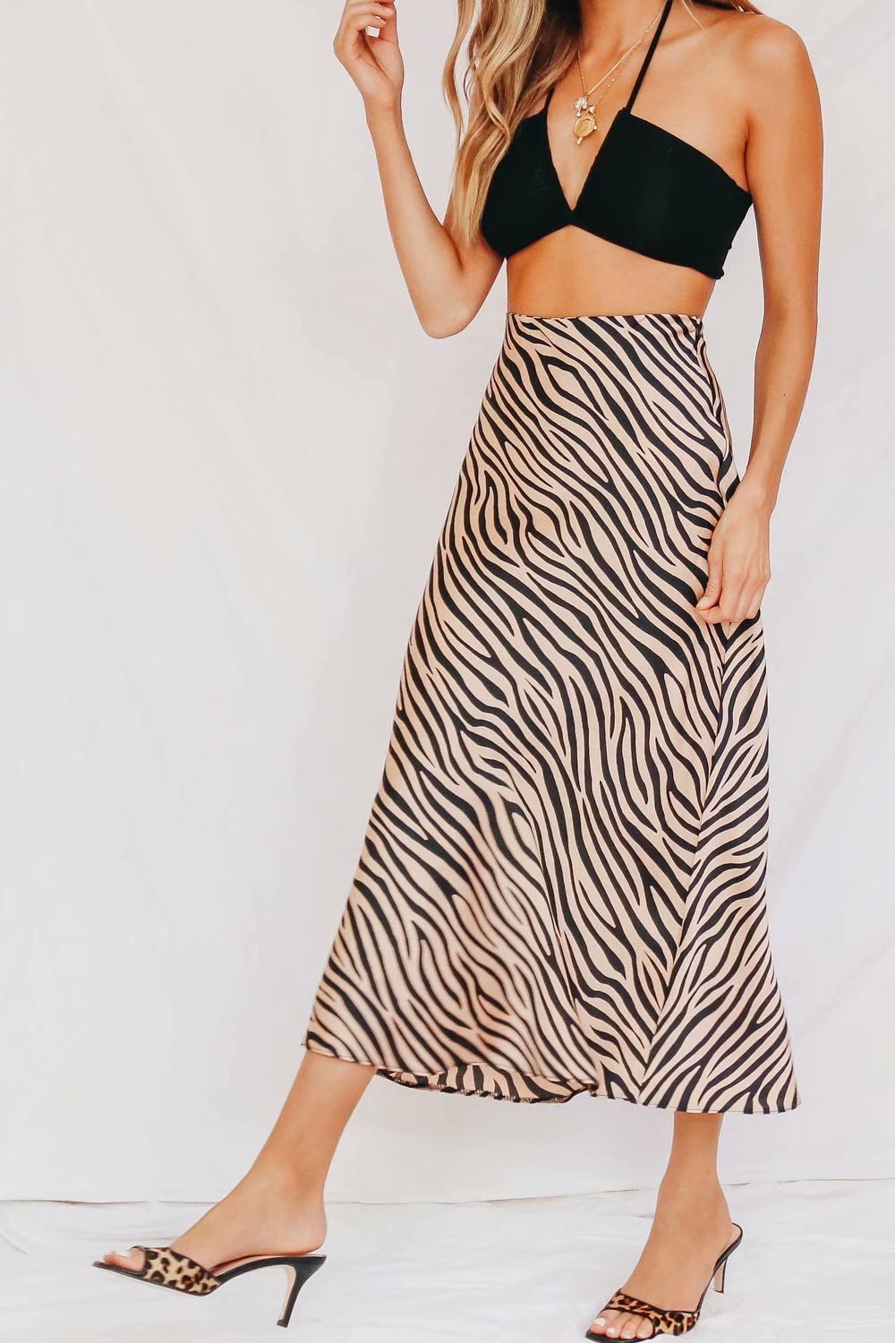 Tiger pattern skirt image 4