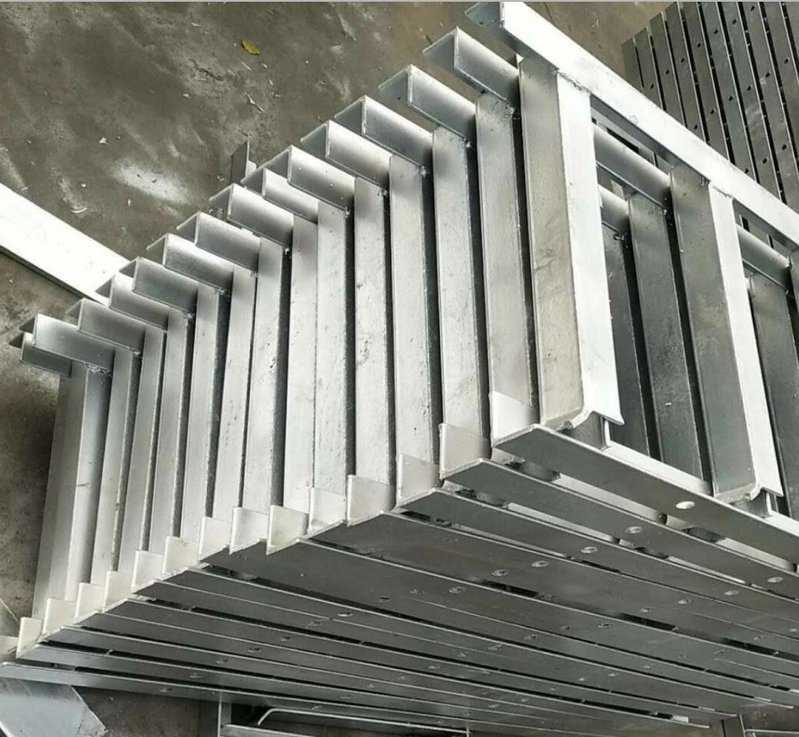 厂家生产制造电缆支架 热镀锌角钢支架 隧道角钢电力支架