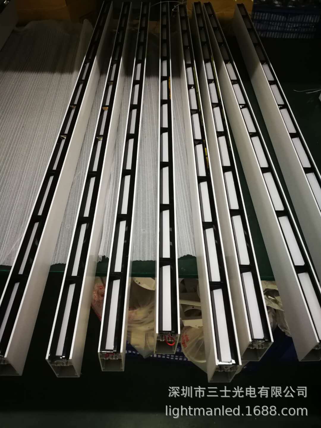 线性面板灯.jpg