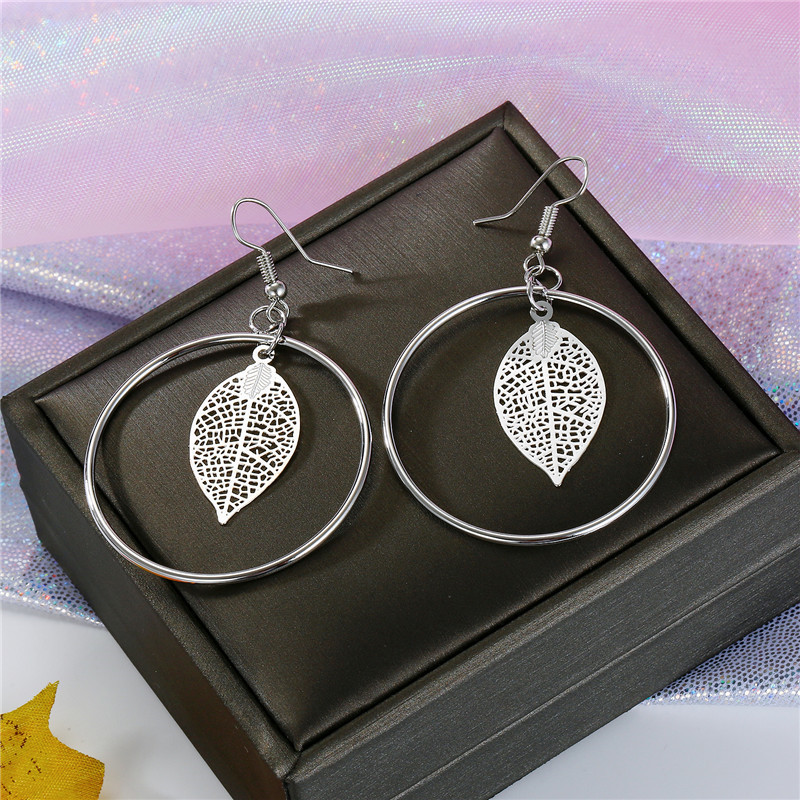 New Charm Gold And Silver Round Openwork Leaves Big Earrings Retro display picture 5