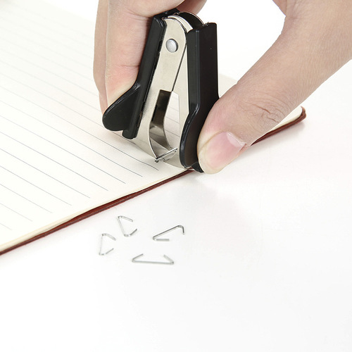 Factory direct sales office supplies universal multi-functional mini nail remover nail puller financial stationery staple remover wholesale