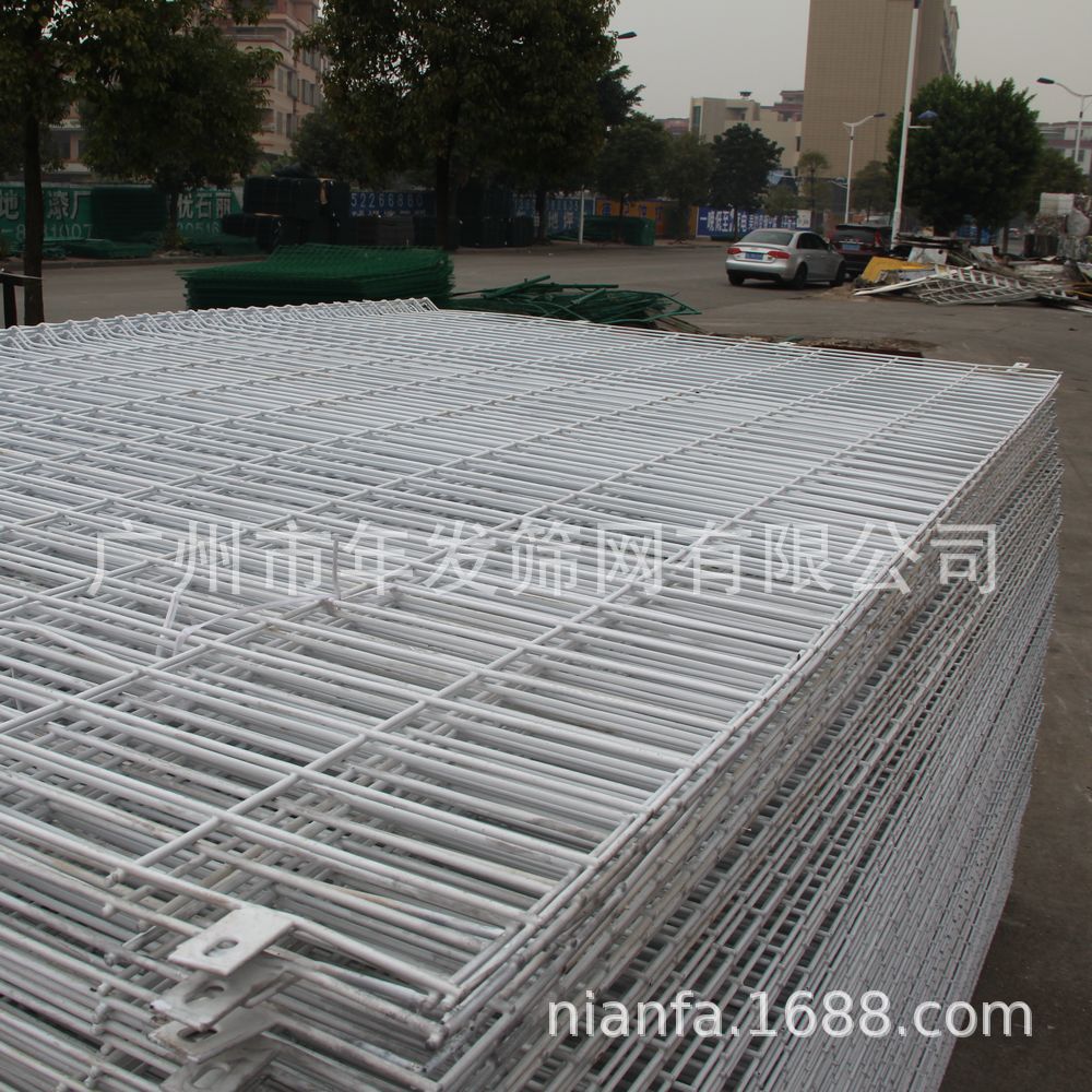 358浸塑护栏出口 P型弯钩韩式护栏厂家 耐用防生锈公路护栏