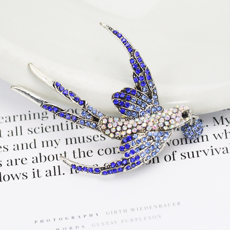 Creative Elegant Swallow Full Of Diamond Painting Oil Brooch Wholesale display picture 4