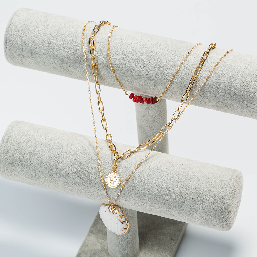 Mode Koralle Stein Schlüsselbein Kette Goldmünze Naturschale Anhänger Mehrschichtige Legierung Halskette Für Frauen display picture 7