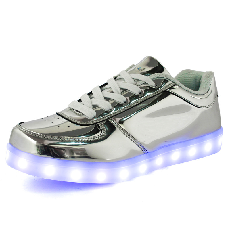 2019 Wiosna Nowe Światło Kolorowe LED Luminous Para Nocne Światło Niskie Top Casual Buty Deskorolkowe_voghion.com