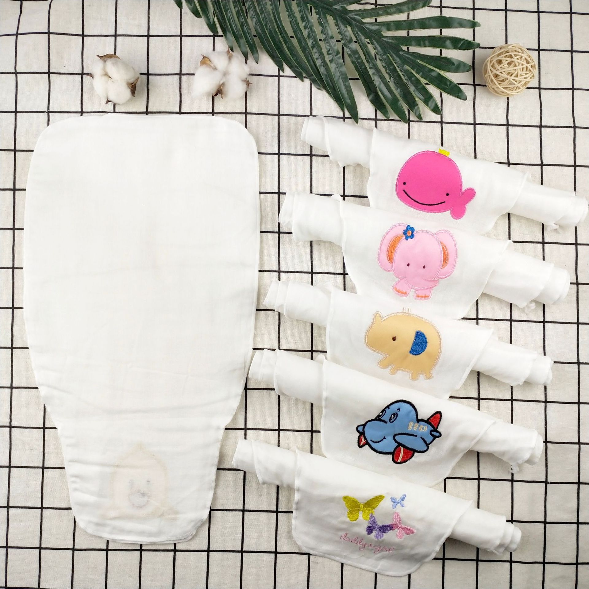 批發兒童動物吸汗巾寶寶純棉隔汗巾純棉紗布墊背巾中小童汗巾用品