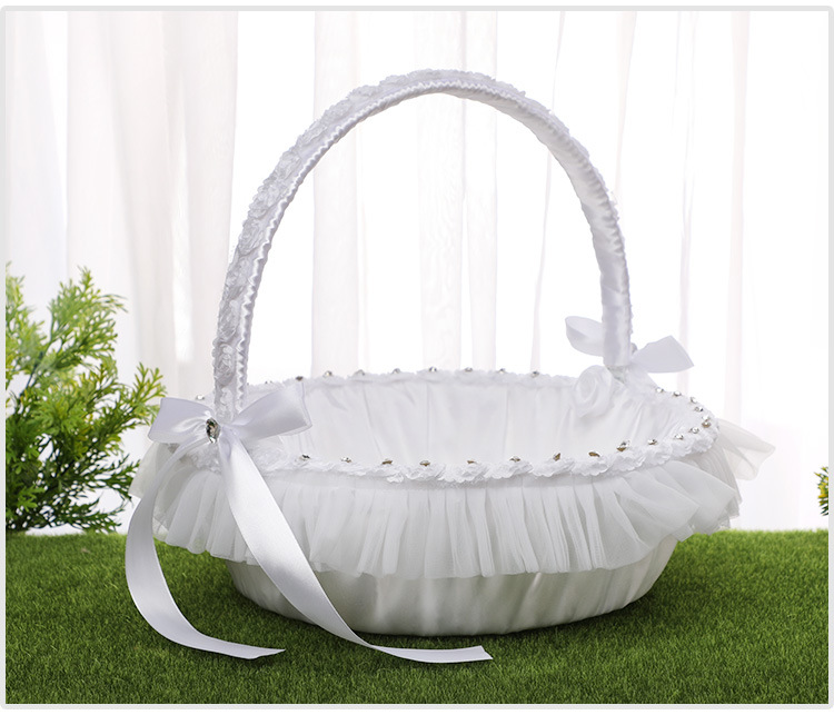 Wedding products, wedding products, wedding products, wedding products, wedding products, Western-style bamboo woven large flower baskets, Chinese wedding props, flower girls, bridesmaids scattering flowers, lace trim baskets, wedding supplies detail image 11