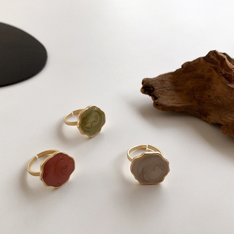 Vintage Ring Off-White