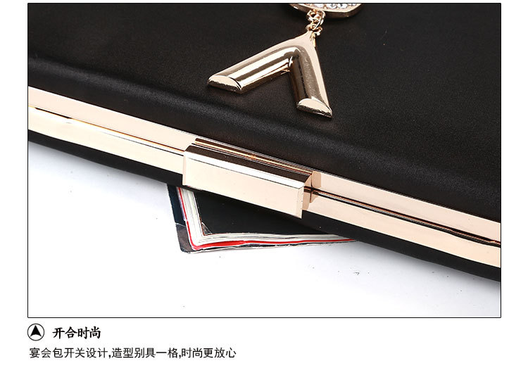 New Square Tassel Dinner Bag Handmade Metal Pendant Evening Bag Small Square Bag display picture 7