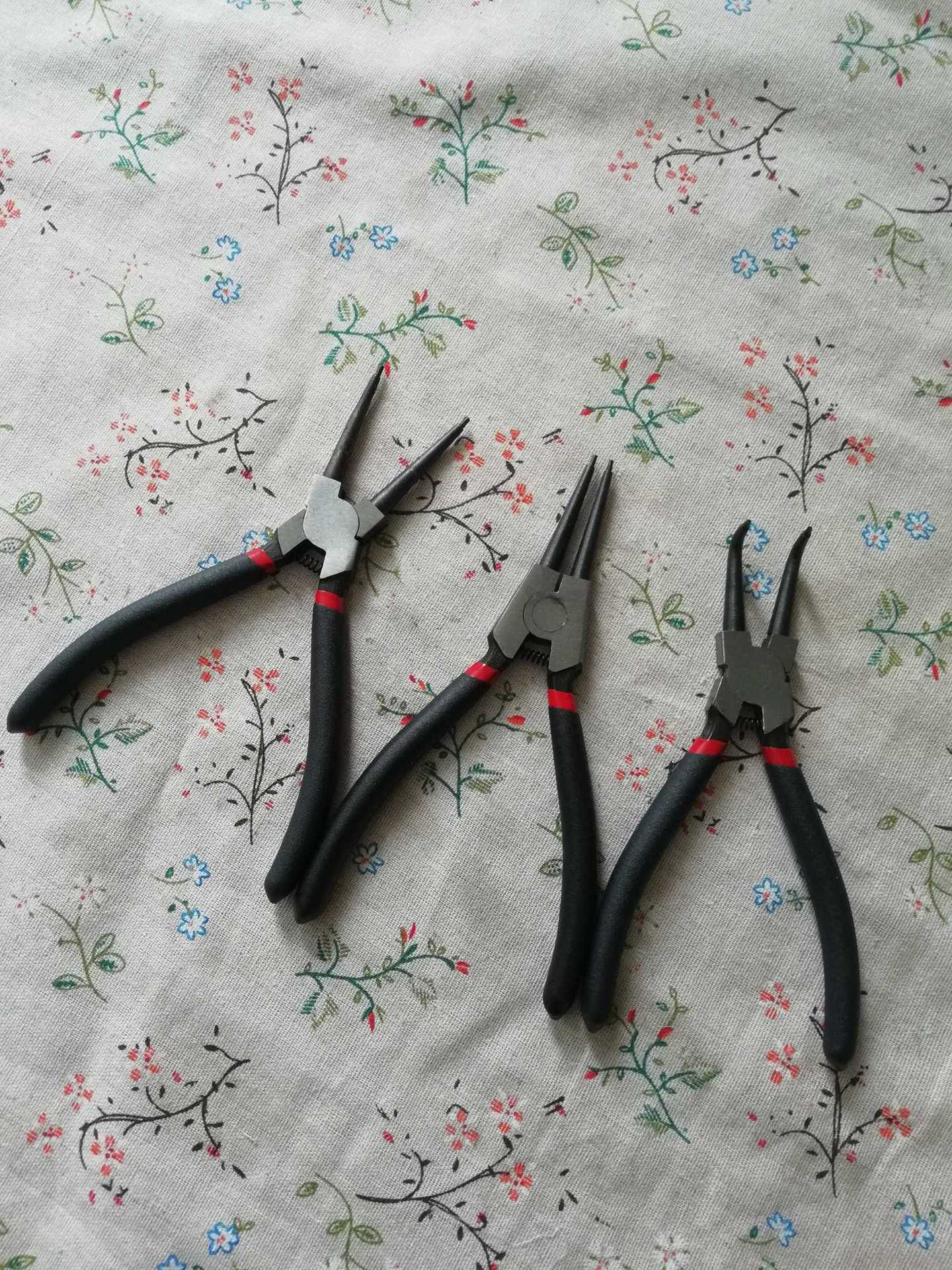 6寸卡簧钳，用于安装马蹄形弹簧和无夹持孔的弹簧-每件120个