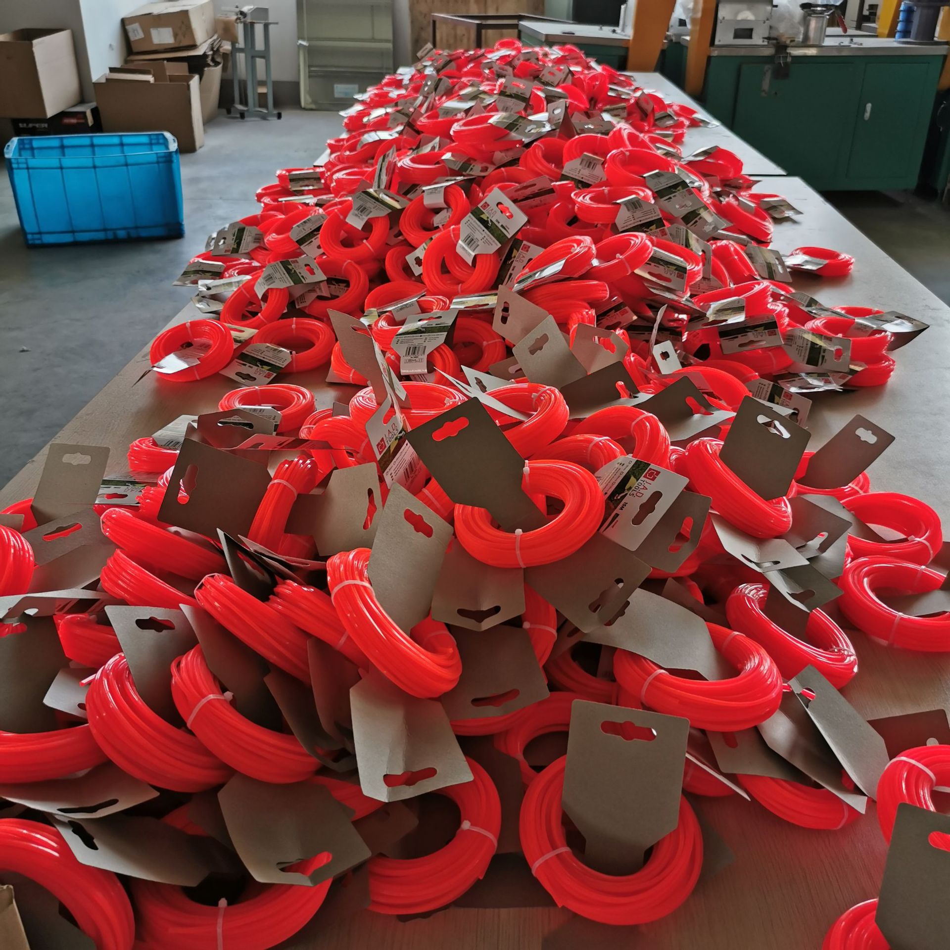 厂家供应尼龙割草线 打草绳 2.4mm圆 橘红色 轴装 散装