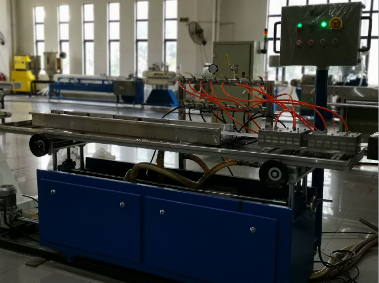 供应pp中空板设备PE中空建筑模板生产设备