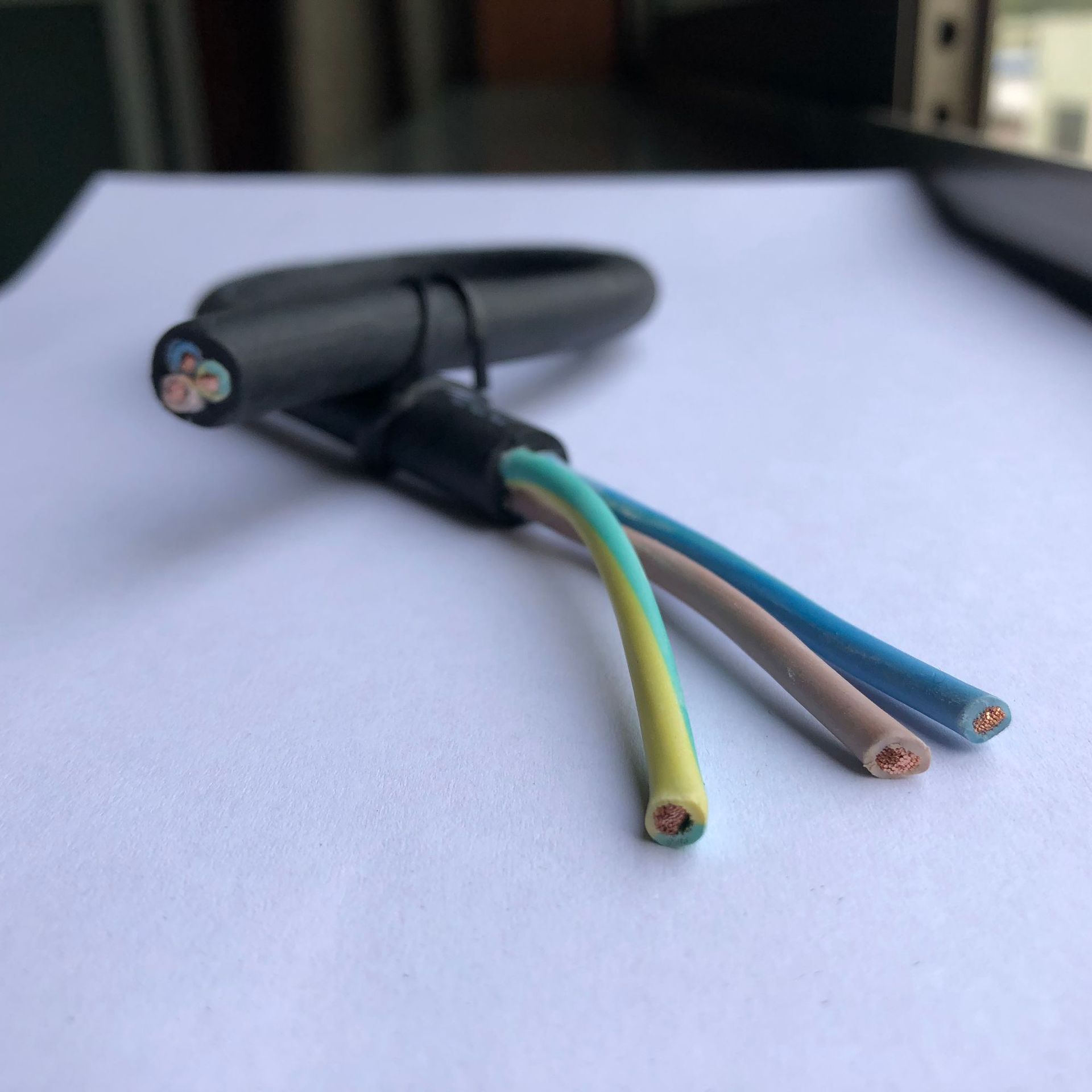 VDE认证3*1平方CPE橡胶护套EPDM绝缘软电缆H05RN-F户外电源线