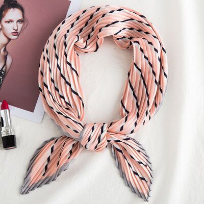 2019新款褶皱小方巾丝巾女士百搭条纹领巾韩国chic印花小围巾批发