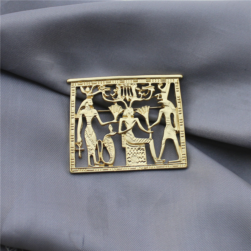 Broche égyptienne pharaon baroque doré mat style vintage palais_voghion.com