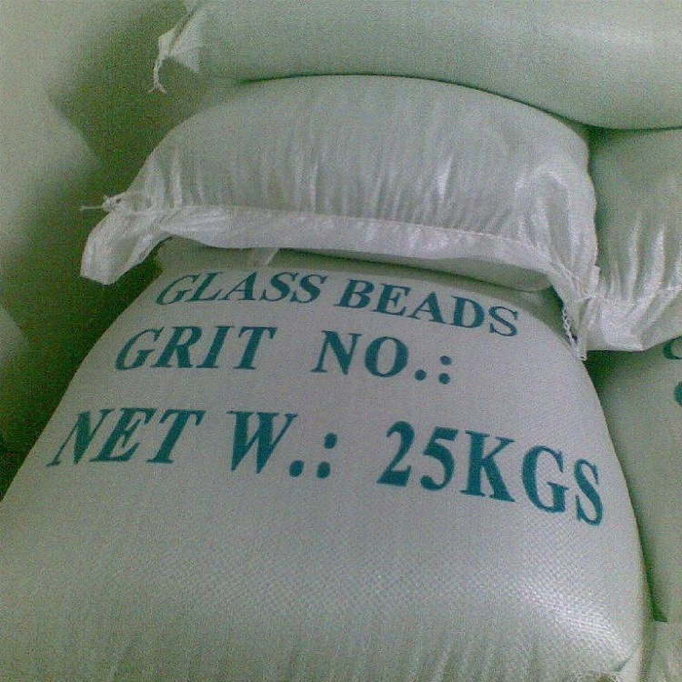 厂家直供玻璃微珠 高折射率道路专用反光珠 热熔涂料面撒玻璃珠