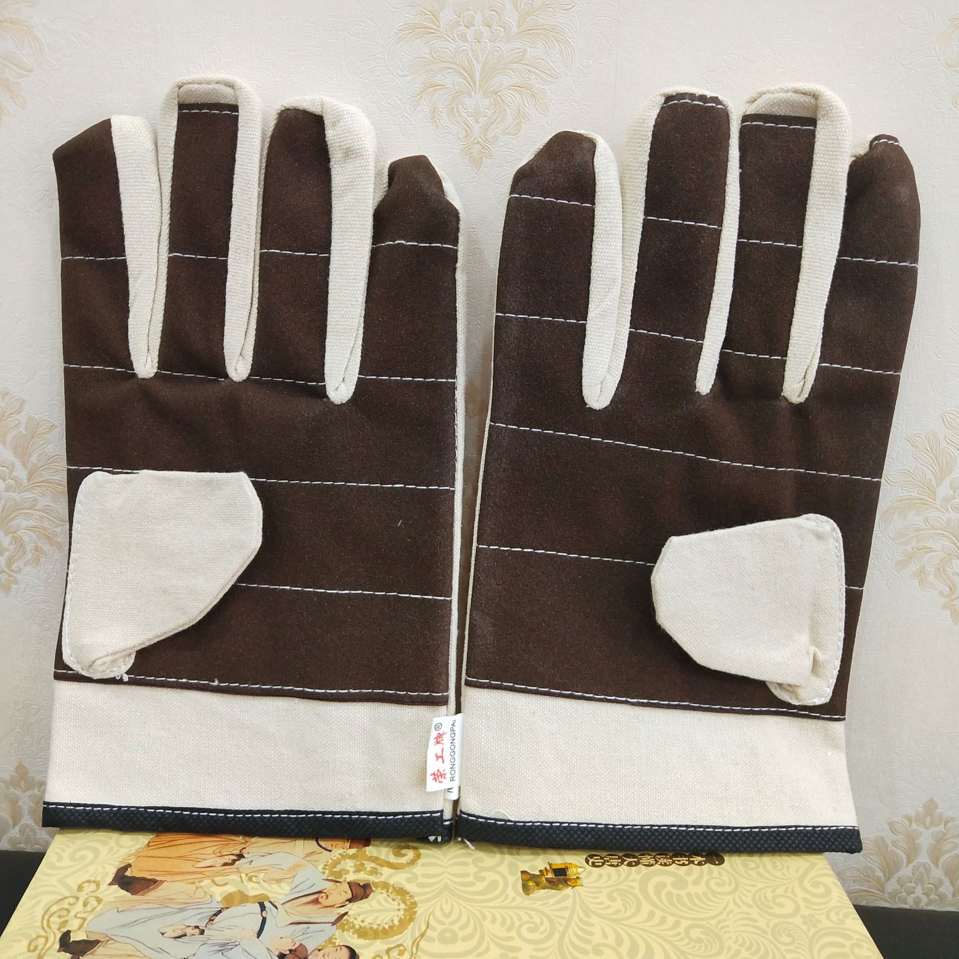 bc9ec8d69acee32a4ecd384ff0a9e7