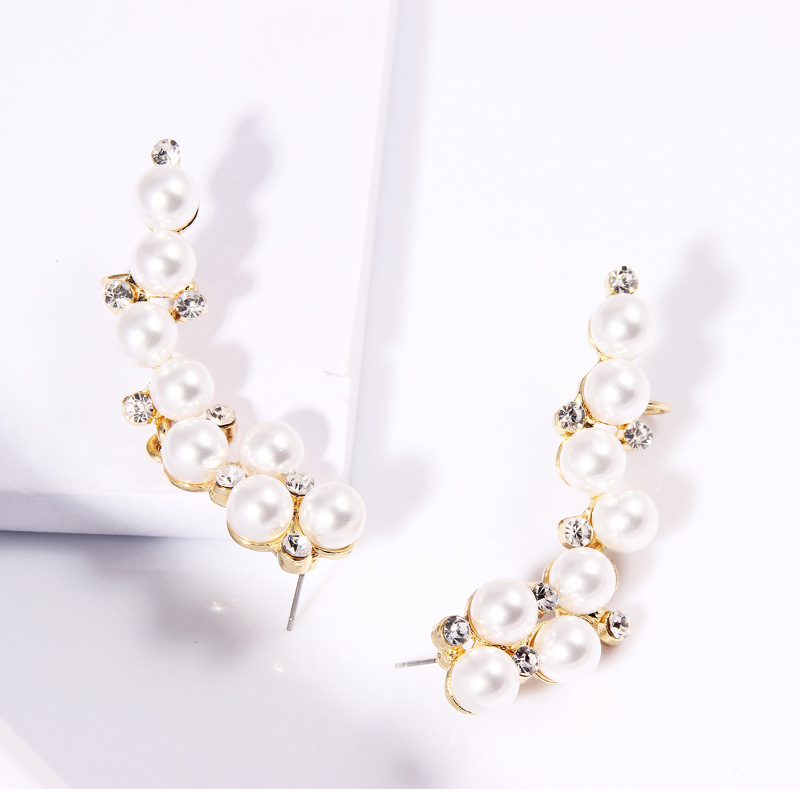 Simple Pearl Ear Bone Clip display picture 5