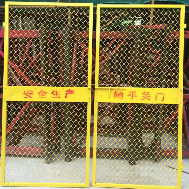南沙区现货供应施工电梯安全门 施工临时电梯防护门 电梯防护门