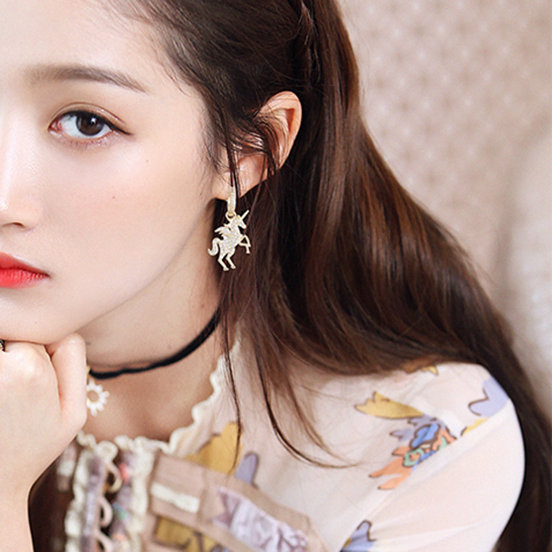 ¿ ŷͭʯԳƶ޶Ȧ ŮƷʱж