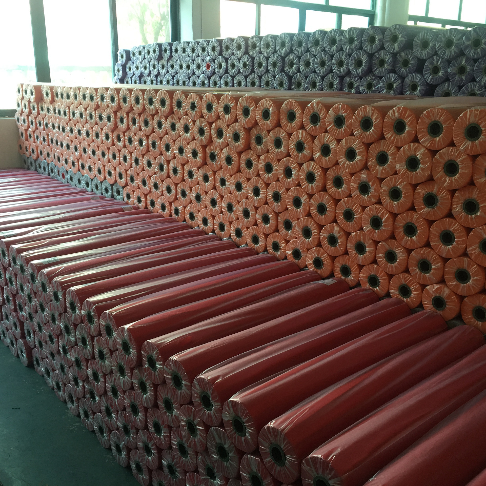 彩色纺粘PP聚丙烯无纺布  大量彩色现货无纺布供应 包边无纺布