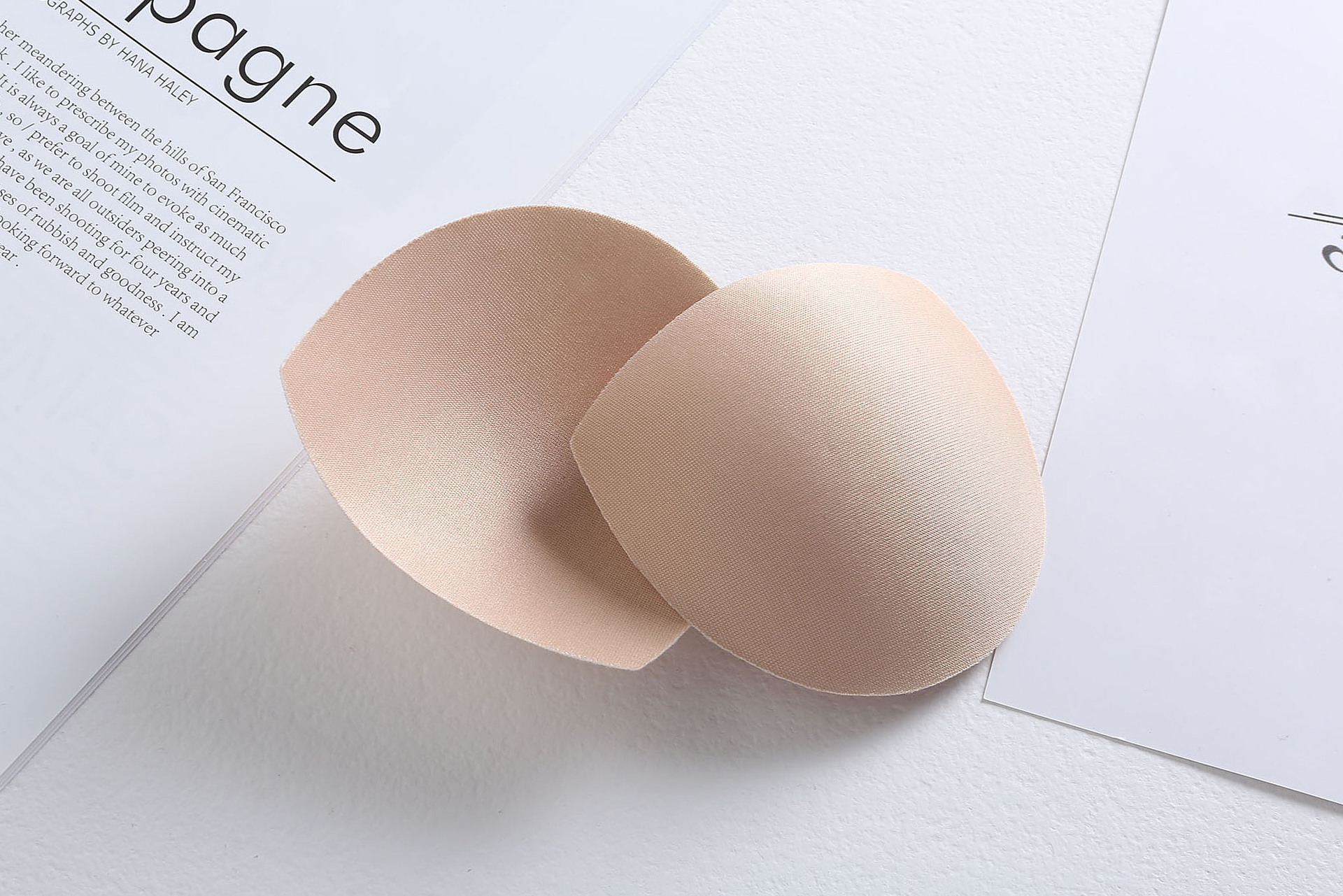 Six Rabbits Satin Comfortable Steel Ring Free Thin Cotton Cushion French Bralette Underwear Set for Women_voghion.com