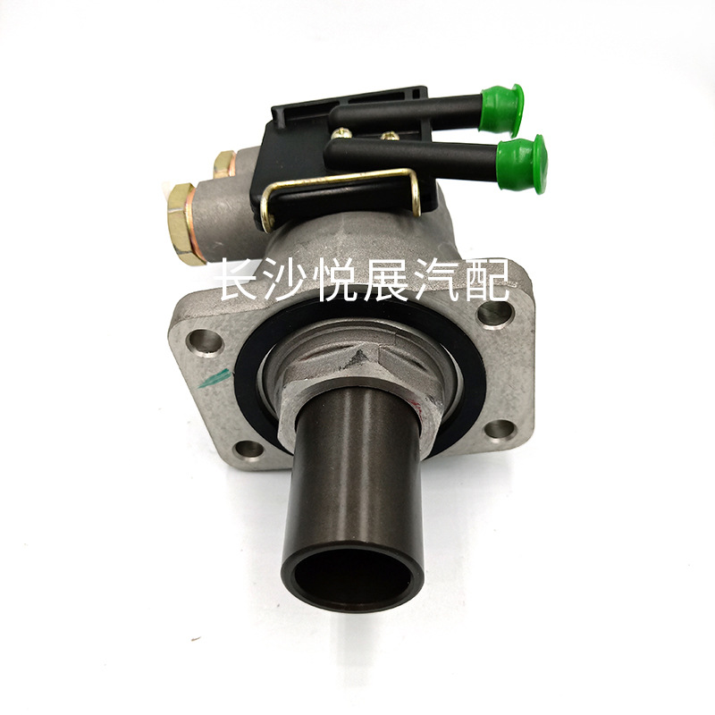 福田奧鈴捷運制動總泵2 拷貝