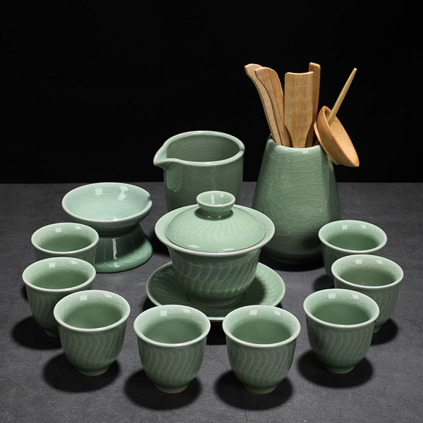 Ge Kiln set of 12 covered bowls for tea ceremony