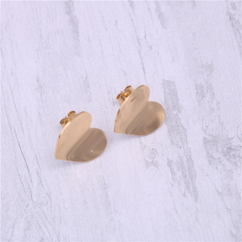 Fashion Heart Shape Titanium Steel Plating Ear Studs 1 Pair display picture 2