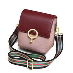 2024 Summer New Fresh and Sweet Leather Handbag with Water Bucket Design, Pure Color, Hand-Stitched, Women's Single Shoulder Bag