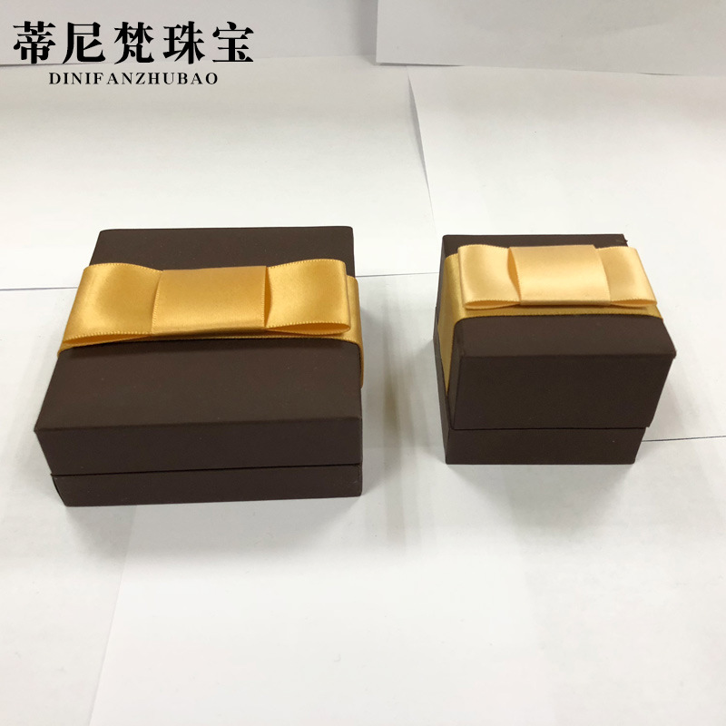 Caja de joyería de arco marrón pulsera anillo collar caja de joyería caja de almacenamiento de regalo al por mayor