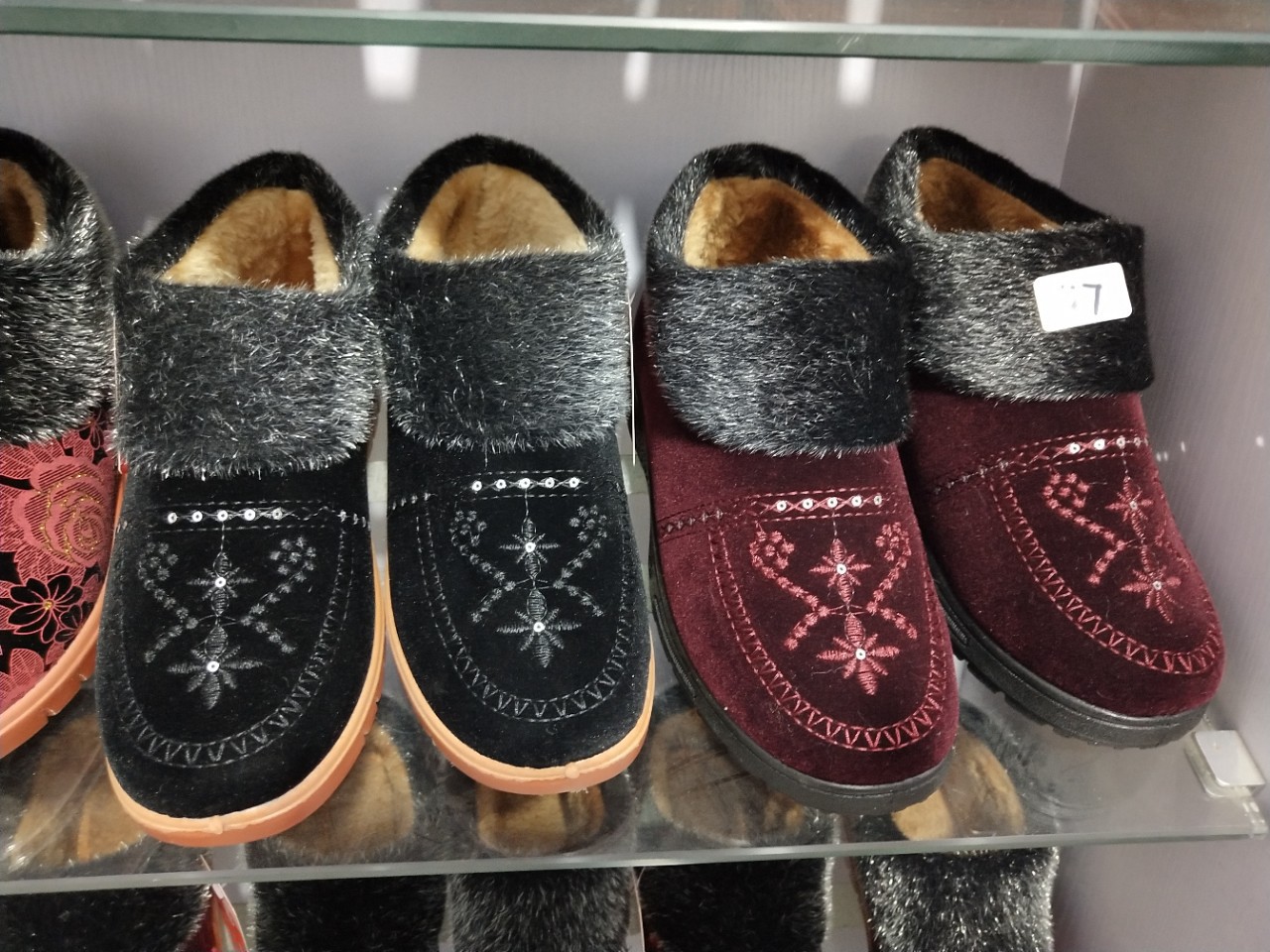 2019年冬季女棉靴牛筋底新款绣花老婆鞋大毛口高腰防滑加厚加绒