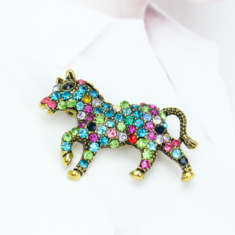 Moda Retro Diamante Manchado Pony Broche Animal Exquisita Joyería display picture 4