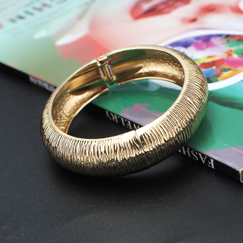 55g Weight Bangle Classification Alloy Chain Material 1 Piece Quantity Holiday, Party Occasion Alloy Material Geometric Pattern Women's Gender Plating Design Exaggerated Style Wholesale Jewelry Exaggerated Geometric Alloy Plating Bangle 8