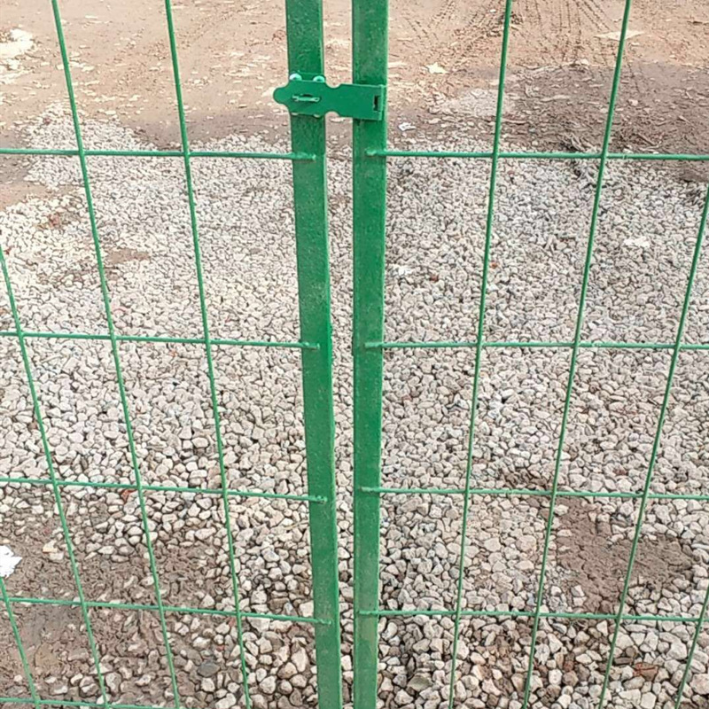 道路护栏网价格/护栏网隔离栅批发围栏户外