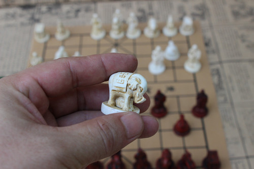 Retro three-dimensional Chinese chess PU leather chessboard resin terracotta warriors Chinese chess figures chess pieces parent-child gift