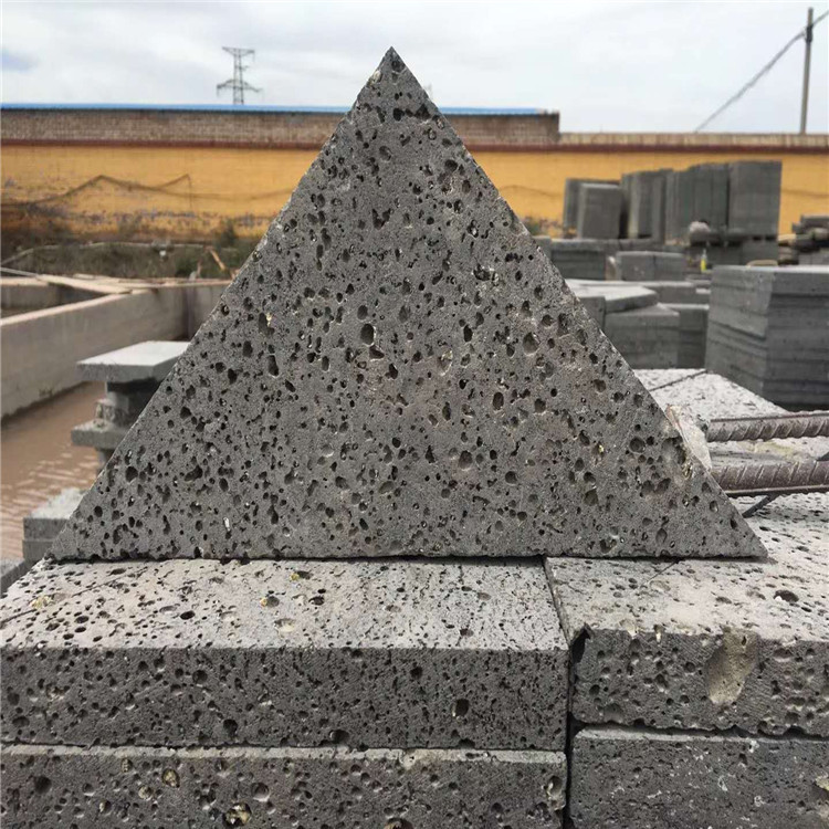 供应火山石板 规格板异形板碎拼板火山石路沿石火山岩