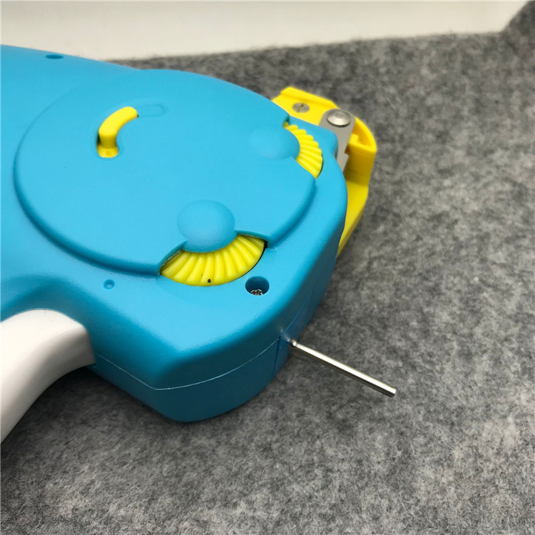 126EDF9F4F2990E64A1409DDB25F69