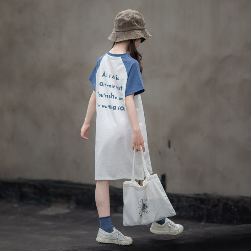 Vestido de verano para niñas 2023 vestido nuevo vestido casual de vacaciones para niños Vestido de padres e hijos de celebridades en Línea para Niños de estilo occidental