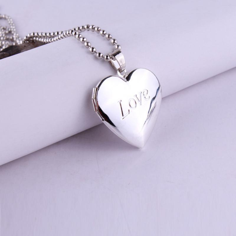European and American Photo Box Necklace Carved Open Photo Frame Pendant Box Love Heart Heart Pendant Necklace European and American Photo Box Necklace Carved Open Photo Frame Pendant Box Love Heart Heart Pendant Necklace