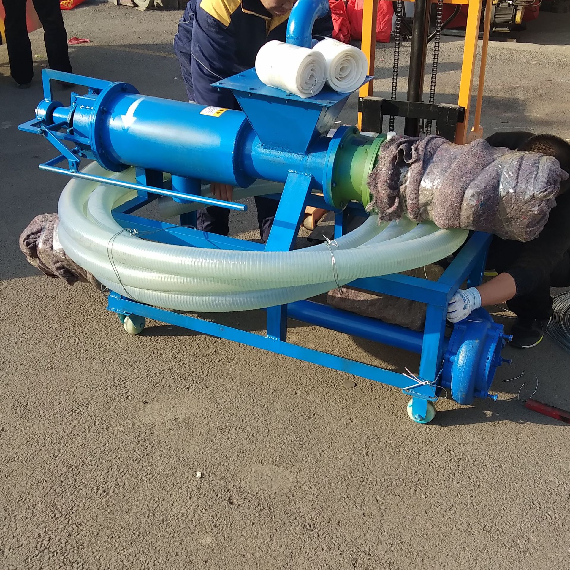 Household extrusion dry and wet separator