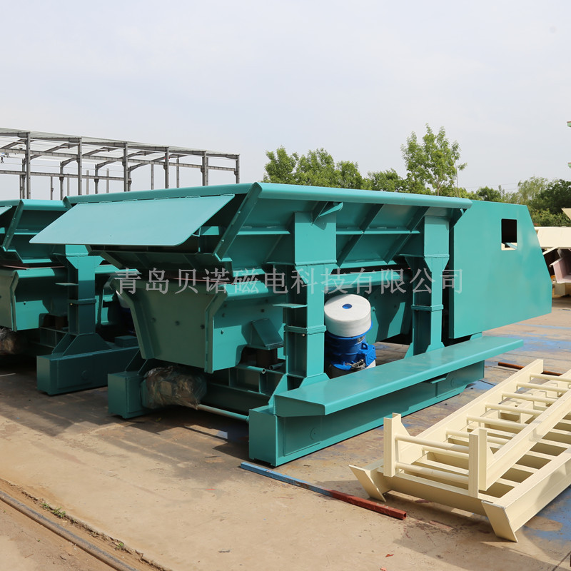青岛贝诺厂家设计制作中频炉加料车 4t电炉加料机 旋转振动加料车