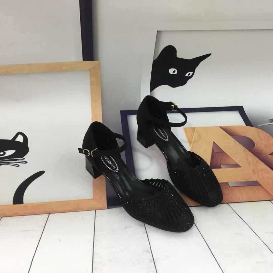 genuine leather leisure time Sandals 19 high-grade black Rhinestone Increase ventilation Hollow Buckle Mesh shoes Sandals