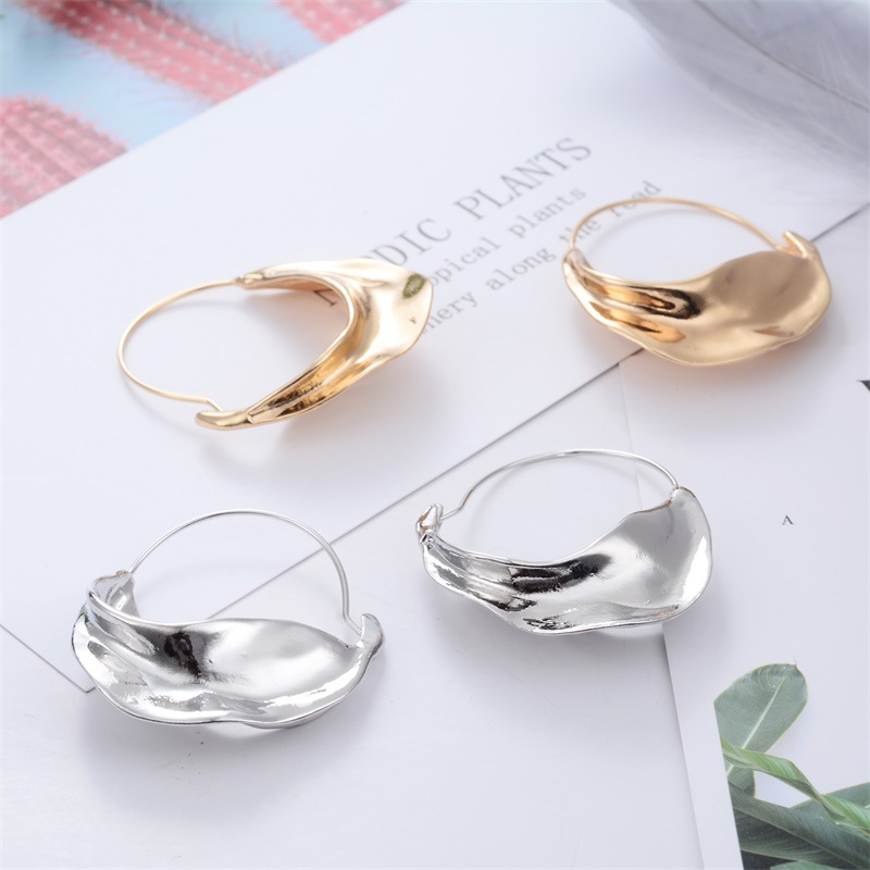 New Irregular Earrings Metal Flower Basket Exaggerated Earrings Wholesale Nihaojewelry display picture 3